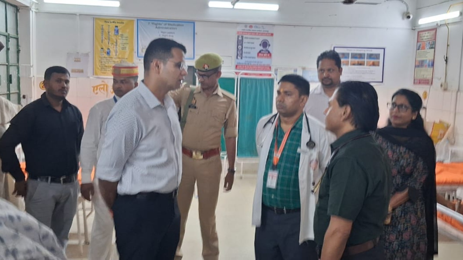 जिलाधिकारी ने प्रातः जिला मेमोरियल चिकित्सालय का किया औचक निरीक्षण, स्वास्थ्य सुविधाओं एवं चिकित्सा व्यवस्थाओं का लिया जायजा