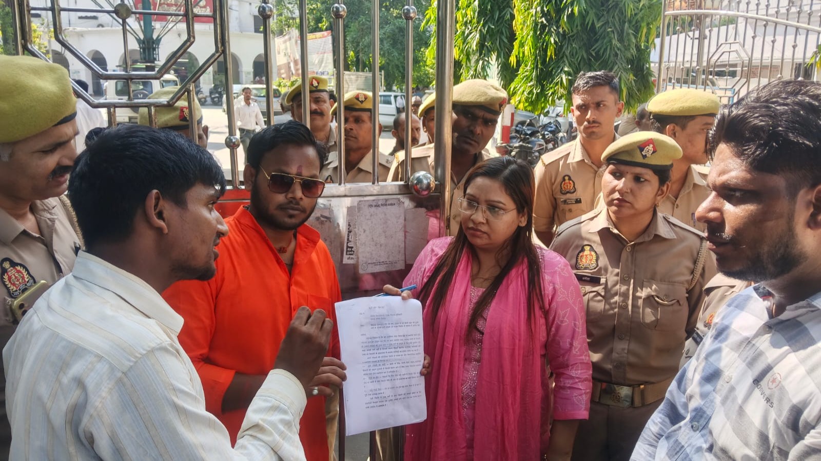 रोड नहीं तो वोट नहीं: मुरावपुरा के लोगों ने किया मतदान बहिष्कार का ऐलान