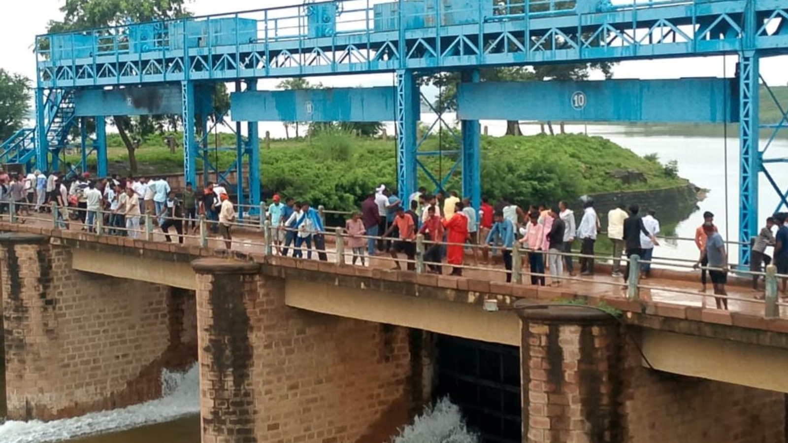 30 साल बाद मीरजापुर का जरगो बांध पानी से लबालब, किसान गदगद