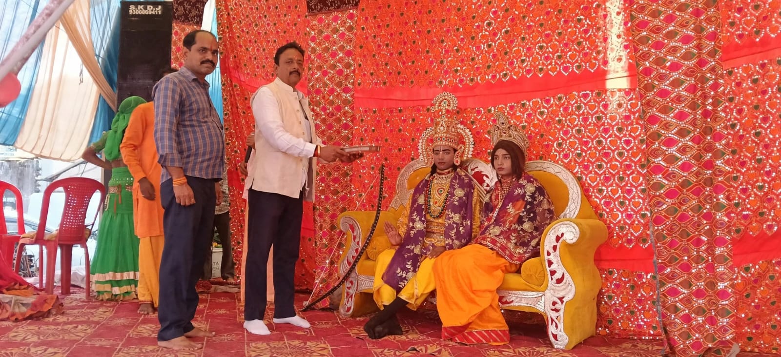 नारद को मिला वानर रूप, अहंकार का हुआ अंत - तिकुनिया में रामजन्म की लीला पर बरसे फूल, जय श्रीराम से गूंजा पंडाल