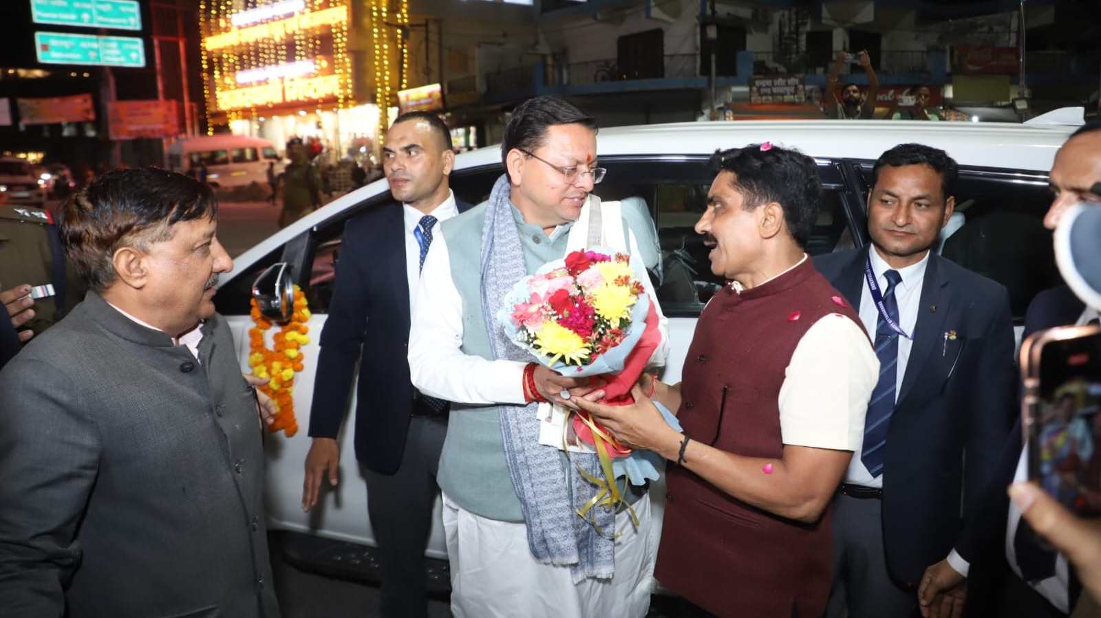 विधानसभा सत्र के सफल संचालन के बाद ऋषिकेश पहुँचे माननीय मुख्यमंत्री महोदय का नटराज चौक पर भव्य स्वागत