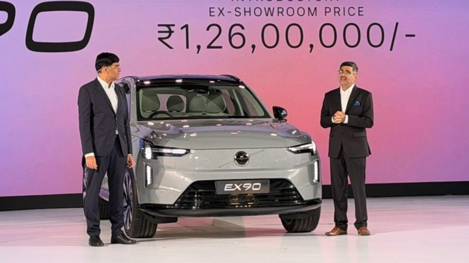 इलेक्ट्रिक लक्जरी एसयूवी ईएक्स90, 1.26 करोड़ रुपये की इंट्रोडक्टरी एक्स-शोरूम कीमत पर की गई लॉन्चिंग