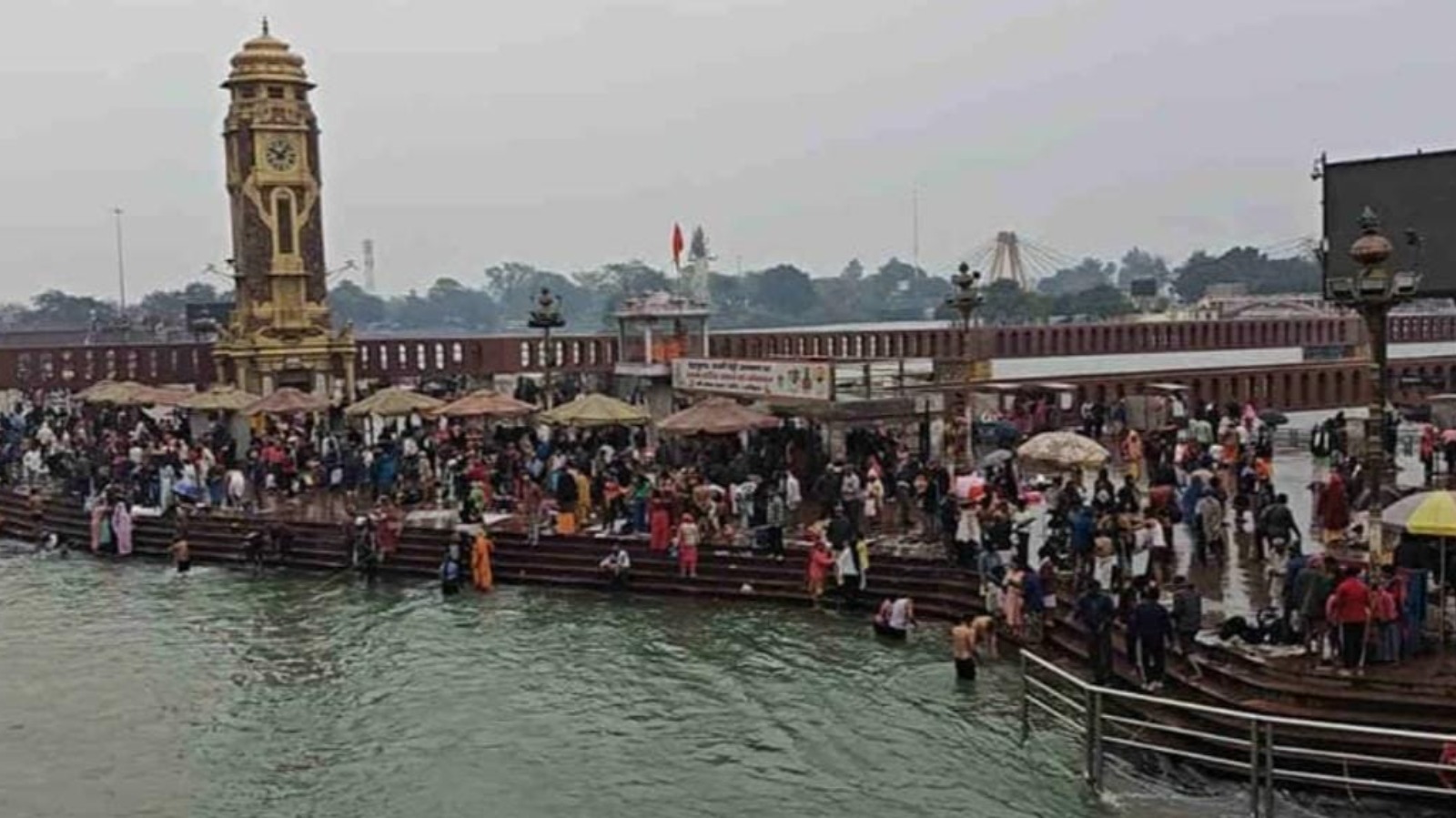नमामि गंगे पर सीएजी की रिपोर्ट ने उठाए सवाल, गंगा में 32 गुना बढ़ा कोलीफॉर्म