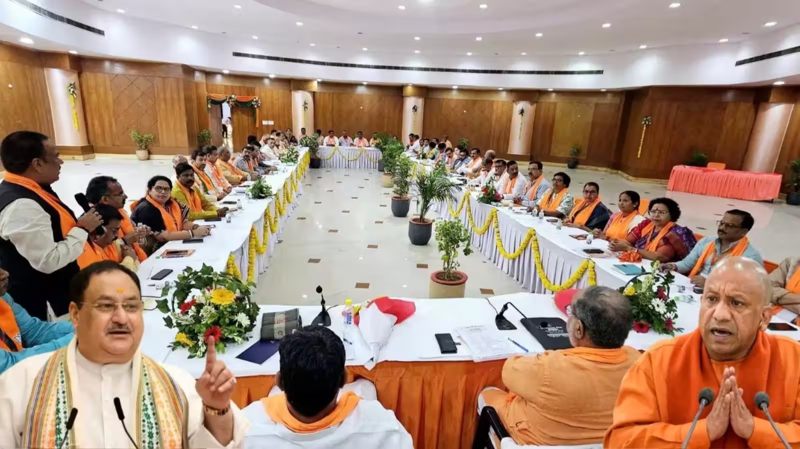 BJP Meeting Lucknow: भाजपा प्रदेश मुख्यालय में पदाधिकारियों की बैठक शुरू, मिशन 2027 के लिए बनेगी संगठन की रणनीति