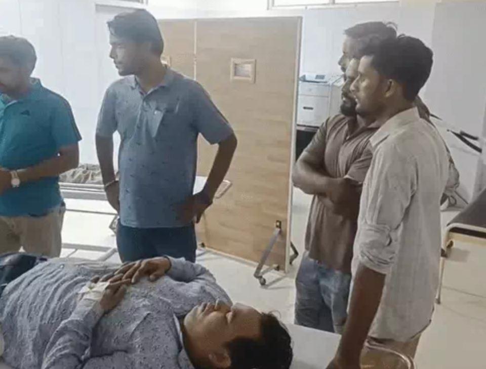 बकरीद से पहले बिजली कटौती पर बवाल, गोगवान गांव में जेई से मारपीट का आरोप, वीडियो वायरल