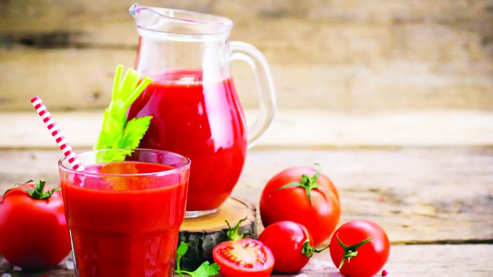 टमाटर के जूस के फायदे अनेक लेकिन ये मरीज रहें सावधान