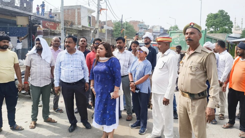 करनैलगंज में अवैध अतिक्रमण पर गरजा बुलडोजर