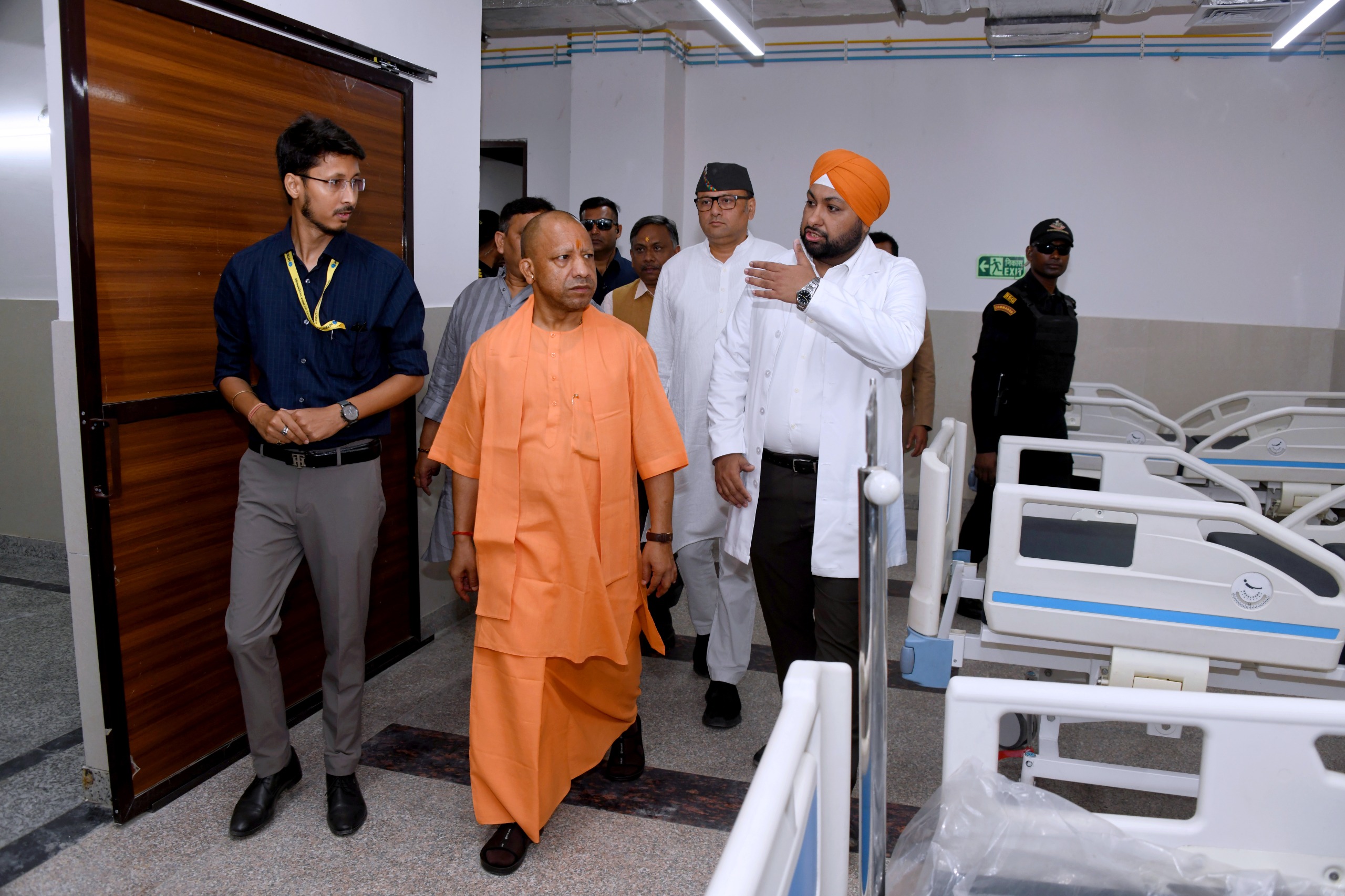बीएचयू में निर्माणाधीन नेशनल सेंटर फॉर एजिंग का सीएम योगी ने किया स्थलीय निरीक्षण