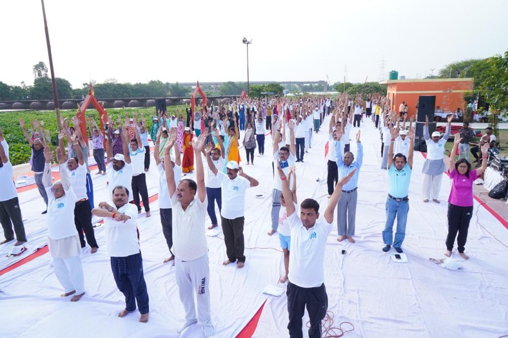 गौ घाट पर अंतर्राष्ट्रीय योग दिवस उत्साहपूर्वक संपन्न