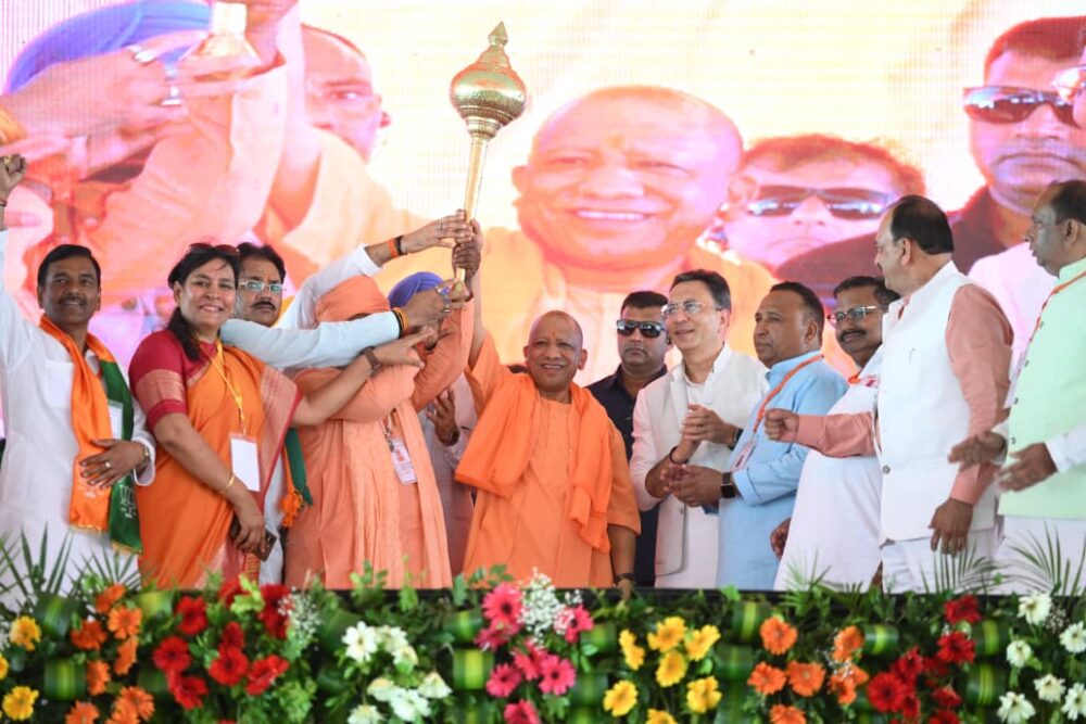 सपा की साइकिल चलेगी तो दंगा ही कराएगी: योगी