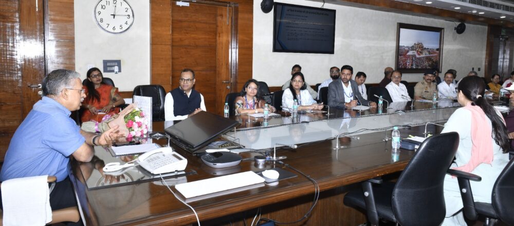 निवेश से पूर्व कंपनी के दस्तावेजों का हो परीक्षण: गोयल