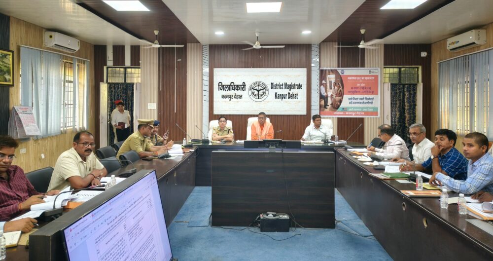 ब्लैक स्पॉट सुधार, ओवरस्पीडिंग पर नियंत्रण, स्कूल वाहनों की फिटनेस जांच एवं अतिक्रमण हटाने के निर्देश