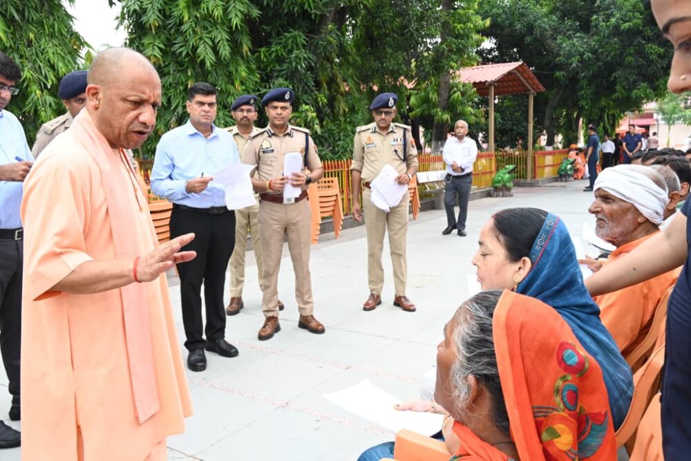 मत करें चिंता, सबकी समस्या पर होगी प्रभावी कार्रवाई : योगी