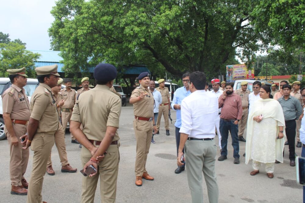 श्रावण मास को लेकर प्रशासन अलर्ट, डीएम और एसपी ने कांवड़ यात्रा मार्ग और प्रमुख मंदिरों का किया निरीक्षण
