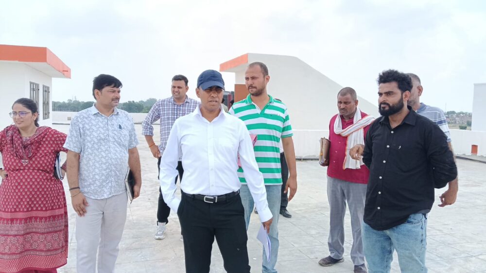 सीडीओ ने उप्र पुलिस आवास निगम लिमिटेड द्वारा निर्मित मॉडर्न पुलिस थाना झींझक के अनावासीय भवनों का किया औचक निरीक्षण