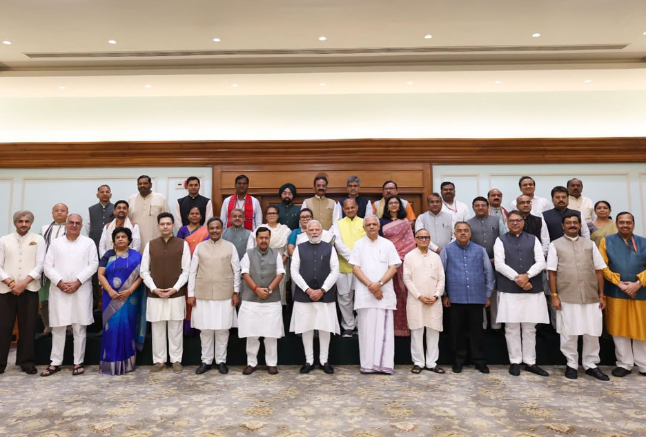 पीएम मोदी ने 37 नए एनडीए सांसदों के साथ की बैठक
