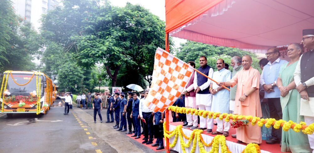 स्नातक में पढ़ने वाली 50 हजार बेटियों को स्कूटी अक्टूबर-नवंबर में: योगी
