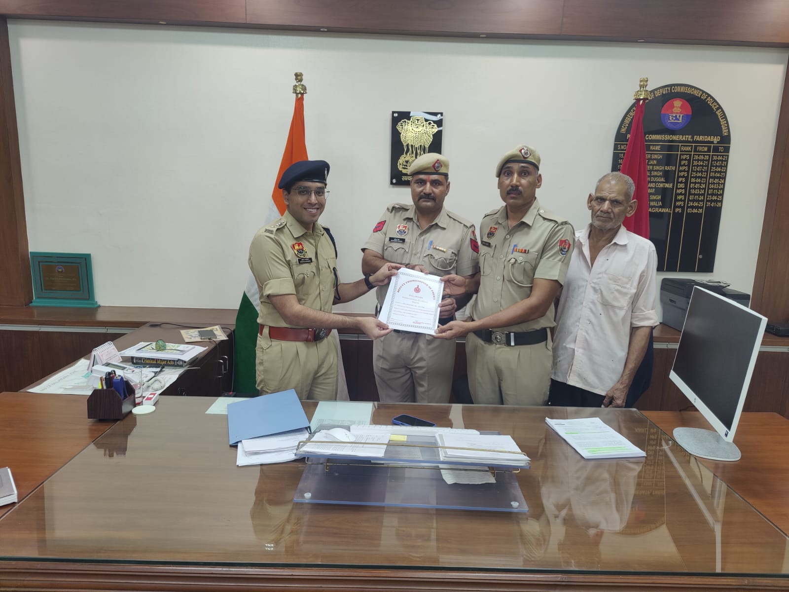 पुलिसकर्मियों की सूझबूझ से हार्ट अटैक पीड़ित चौकीदार की बची जान