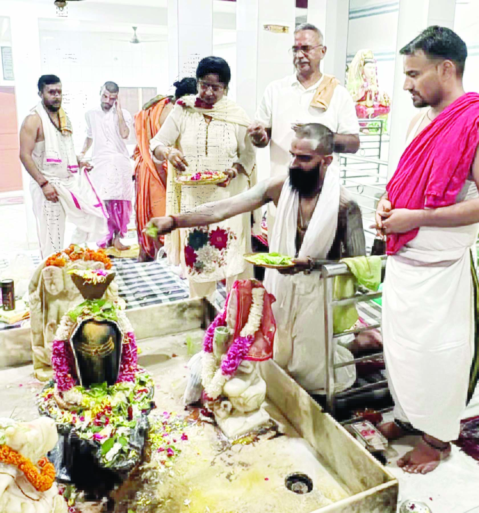 प्राचीन हनुमान मंदिर में महारुद्र यज्ञ, जलाभिषेक के बाद लगा विशाल भंडारा