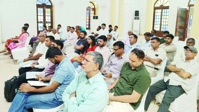 मनरेगा के तहत रोजगार की गारंटी 100 से बढ़ाकर 125 दिन: डा. वीरेंद्र सिंह चौहान