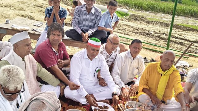 सोतई गांव में किसानों का अनिश्चितकालीन धरना जारी,