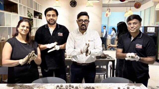 गिरनार फाउंडेशन ने सो टू ग्रो पहल के तहत 67,000 सीड बॉल्स तैयार कर बांटे
