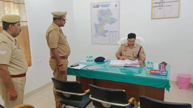 डीसीपी ने थानों का किया औचक निरीक्षण,पुराने मामलों, फ़रार आरोपियों तक ली ख़बर 