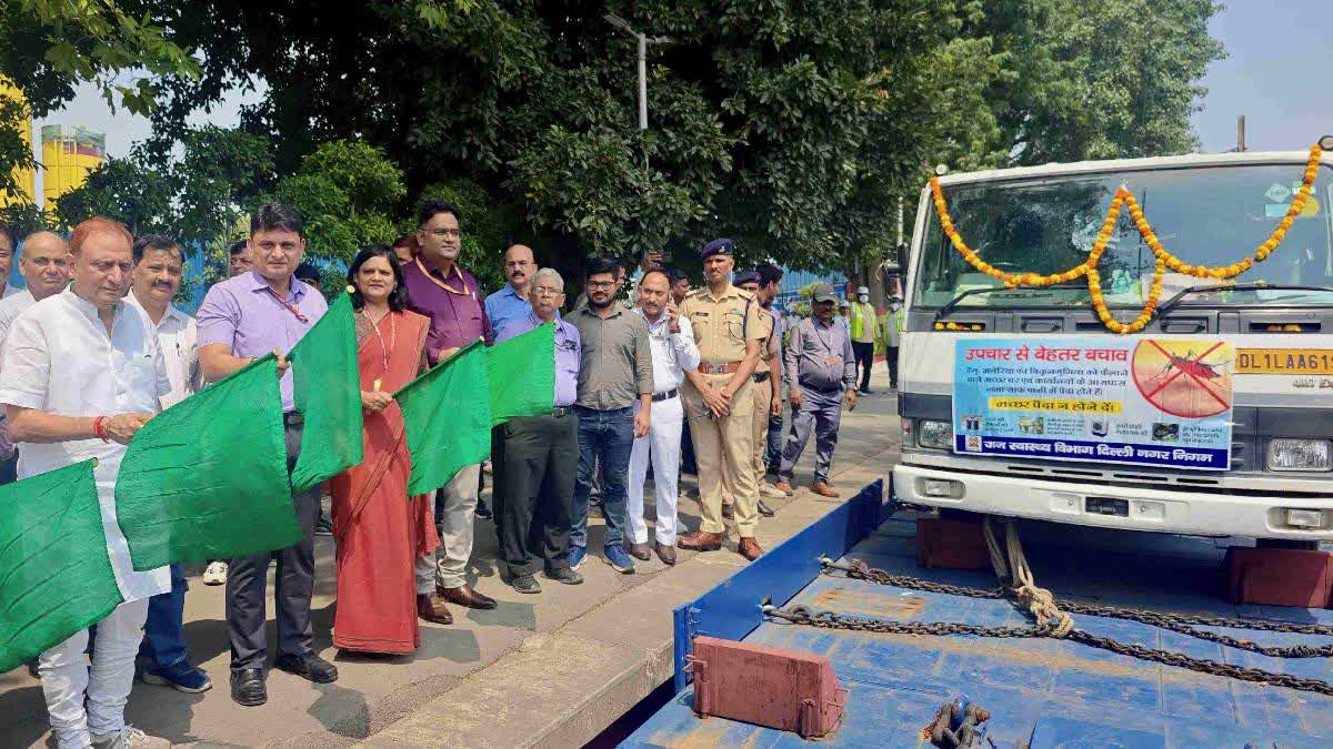 महापौर ने नई दिल्ली रेलवे स्टेशन से ‘मॉस्किटो टर्मिनेटर ट्रेन-2026’ को दिखाई हरी झंडी