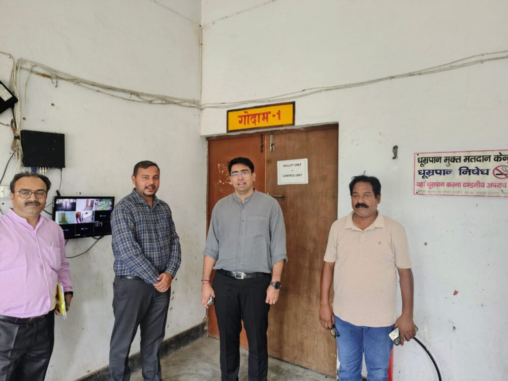भारत निर्वाचन आयोग के निर्देशों के अनुपालन में ईवीएम-वीवीपैट वेयरहाउस का मासिक निरीक्षण