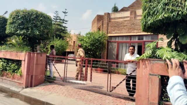 रेनबो विहार में उद्यमी आलोक डागा के आवास पर जीएसटी टीम की छापेमारी