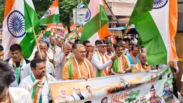 लाला लाजपत राय व भारतेंदु हरिश्चंद्र वार्ड में निकली भव्य तिरंगा यात्रा