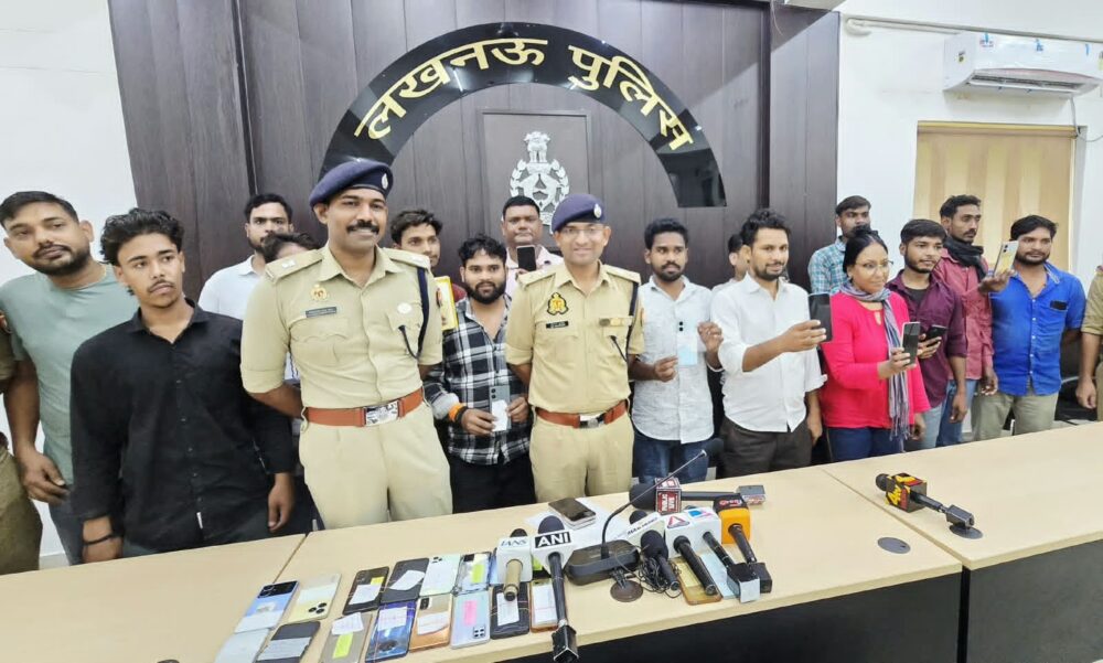 पुलिस की तकनीकी निगरानी से मिले 100 मोबाइल