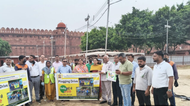 लाल किले में ‘दिल्ली को कूड़े से आज़ादी’ अभियान के तहत विशेष स्वच्छता अभियान