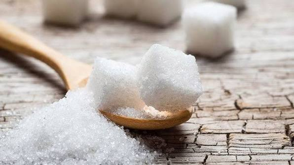 देश में चीनी की कोई कमी नहीं, मांग के मुताबिक आपूर्ति मौजूद: केंद्र