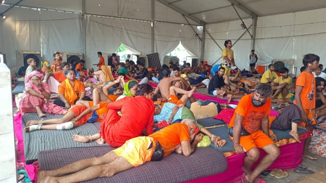 आज भोलेनाथ पर चढ़ेगा गंगाजल, कांवड़ियों ने सुनाई राह की मुश्किलें