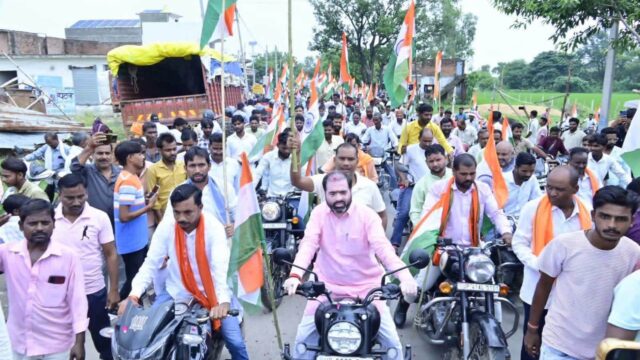 राष्ट्रीय एकता और देशप्रेम का प्रतीक है तिरंगा: सतीश शर्मा