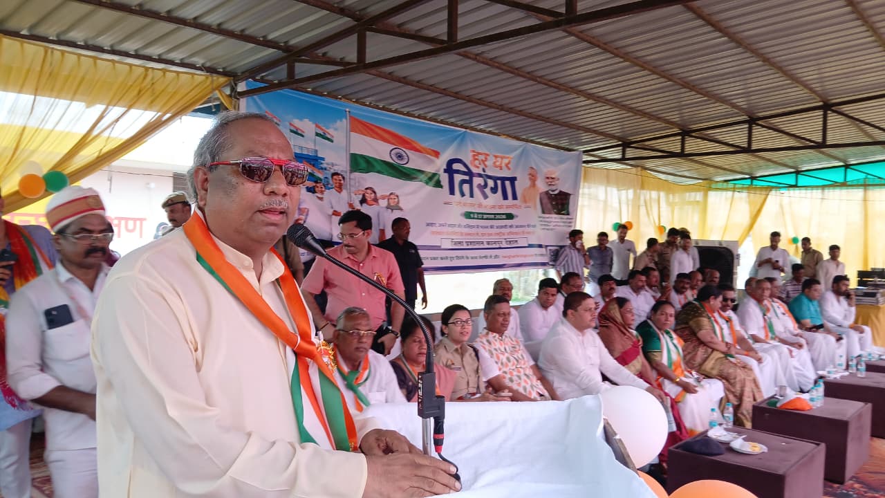 हर घर तिरंगा अभियान के अंतर्गत अकबरपुर में निकली भव्य तिरंगा यात्रा