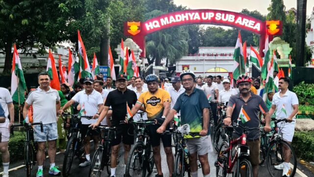 तिरंगा साइकिल यात्रा से गूंजा लखनऊ छावनी, खेल-फिटनेस और राष्ट्रप्रेम का संदेश