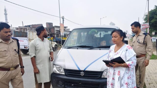 निजी स्कूलों में अवैध रूप से चल रहे चार ईको वाहन सीज