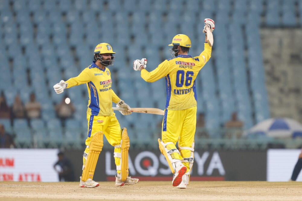 UP T20 लीग: अनिवेश चौधरी ने आखिरी गेंद पर चौका जड़ नोएडा किंग्स को दिलाई रोमांचक जीत