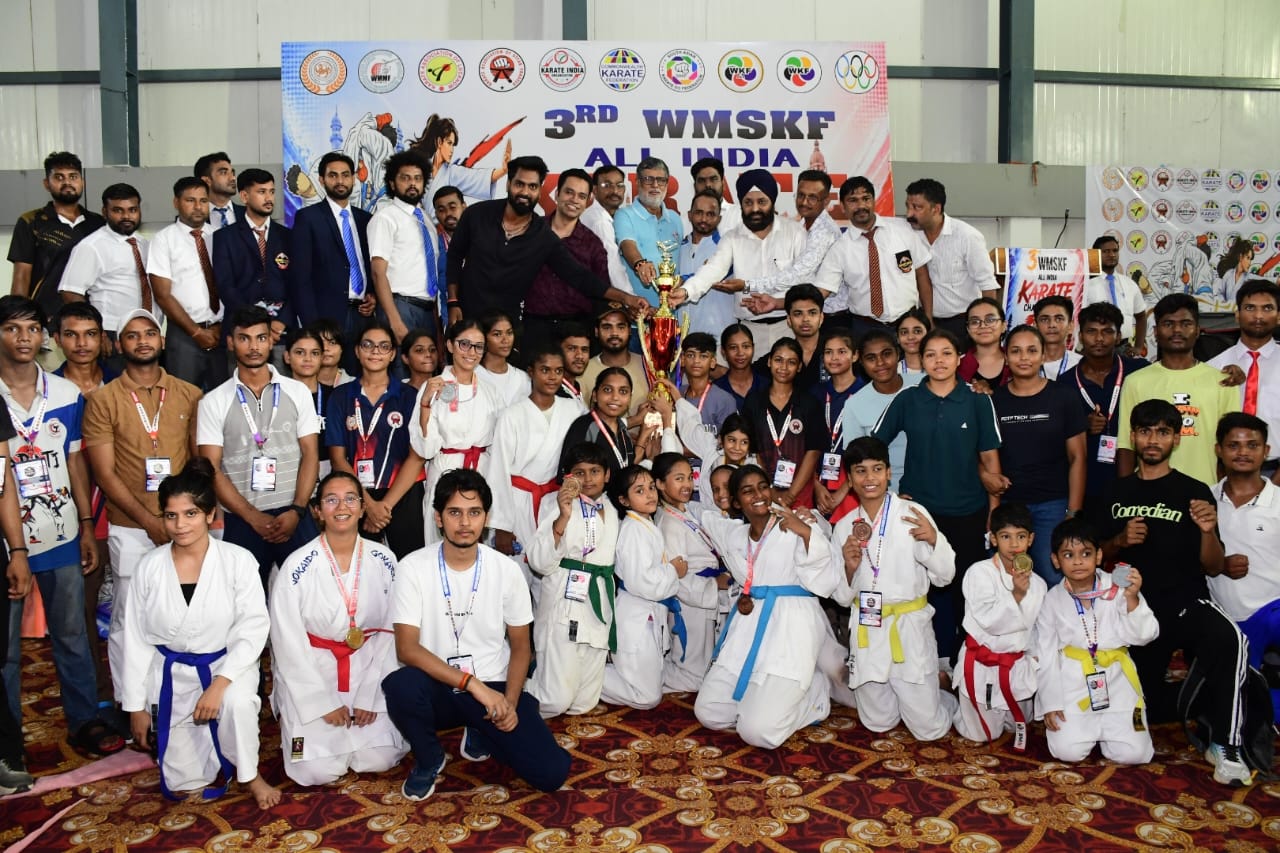 उत्तर प्रदेश के कराटे खिलाड़ियों ने 42 स्वर्ण के साथ जीती ओवरऑल ट्रॉफी