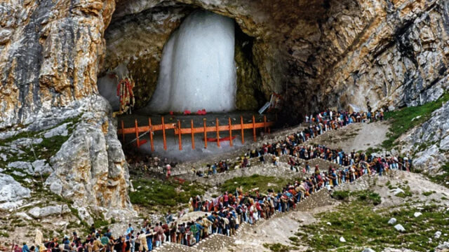 अमरनाथ यात्रा अनिश्चितकाल के लिए स्थगित