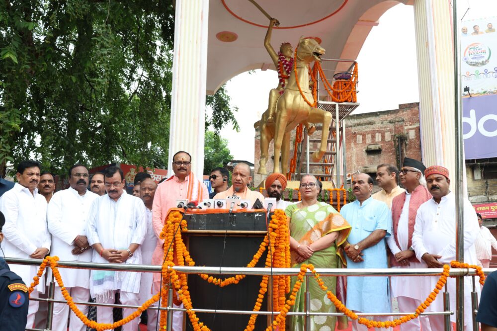 देशवासियों को प्रेरणा देता है वीरांगनाओं का तप-त्याग और बलिदान: योगी 