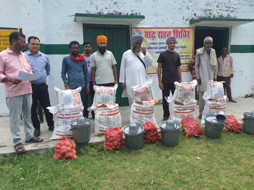 बाढ़ राहत सामग्री वितरण अभियान तेज, प्रभावित परिवारों तक पहुंच रहीं  वस्तुएं