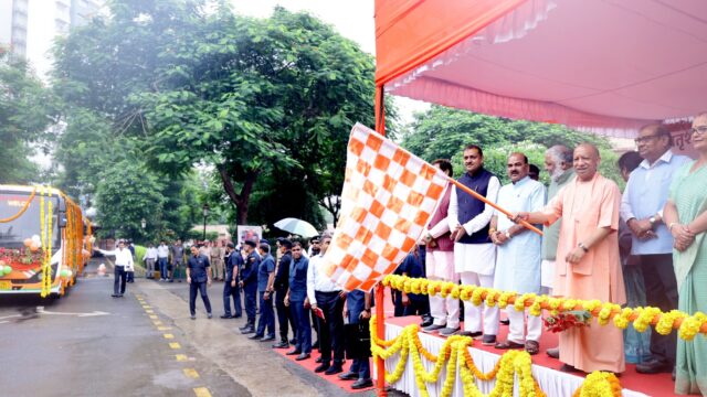 स्नातक में पढ़ने वाली 50 हजार बेटियों को स्कूटी अक्टूबर-नवंबर में: योगी