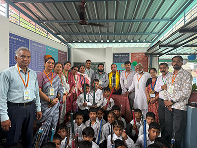 बारिश में बच्चों को मिले सुरक्षा के ‘सारथी’, 42 छात्र-छात्राओं को वितरित किए छाते