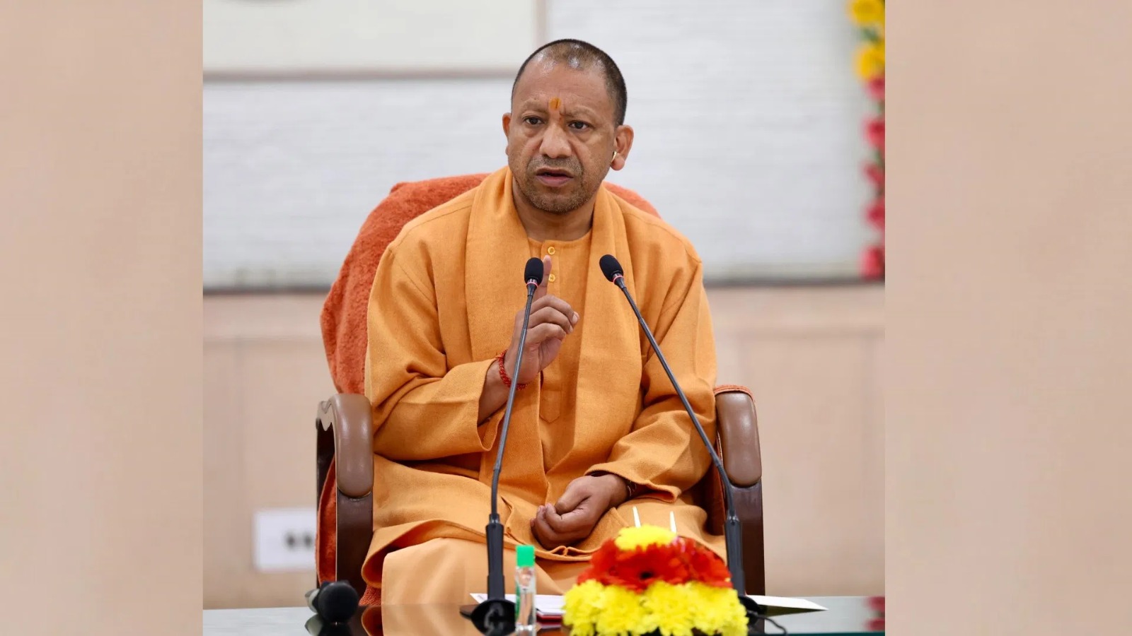 राष्ट्रीय हथकरघा दिवस 2026: CM योगी ने बुनकरों को किया सम्मानित, हथकरघा उत्पादों को वैश्विक बाजार से जोड़ने पर जोर