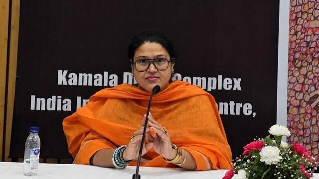 बलिया की ग्राम प्रधान से दिल्ली के राष्ट्रीय मंच तक पहुंचीं स्मृति सिंह, ‘पंचायत से संसद’ में महिला नेतृत्व की उठाई आवाज