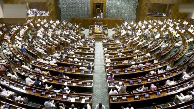 संसद के मानसून सत्र का अंतिम दिन हंगामे के नाम रहा