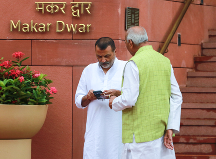 मणिपुर-नागालैंड की अशांति के लिए कांग्रेस जिम्मेदार : निशिकांत दुबे